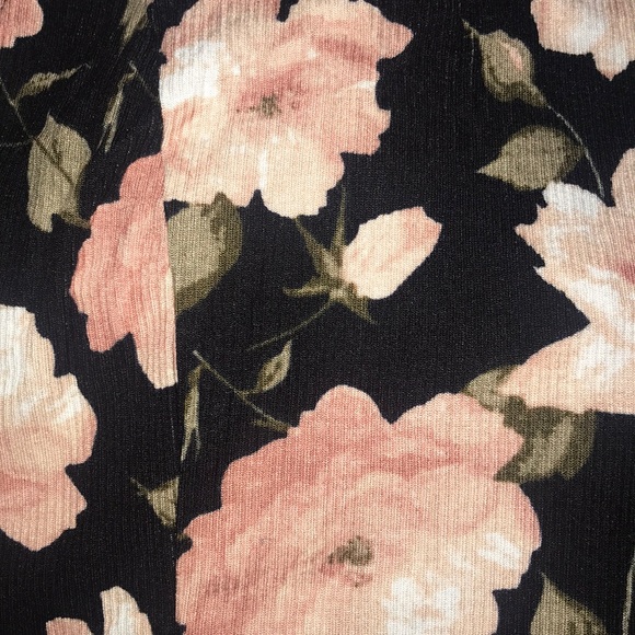 ✨AE Floral Body Suit✨ - Picture 3 of 3